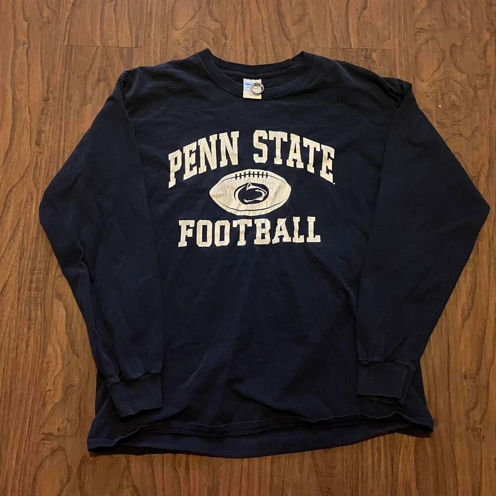 American-vintage Men's Navy and Blue T-shirt
